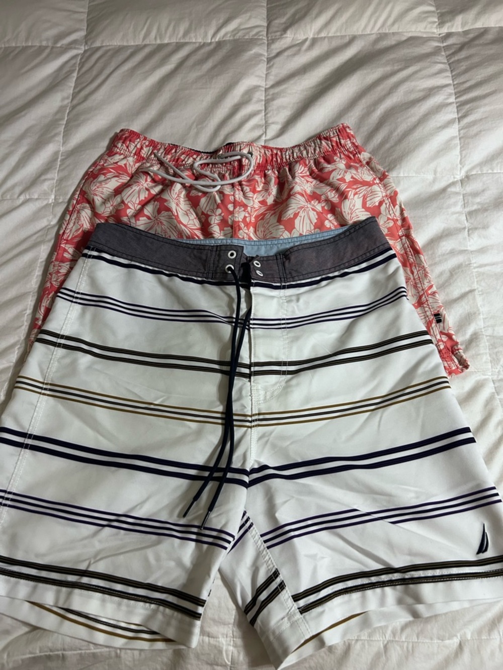 Nautica Coral tropical & Blue and White Swim Trunks size m/waist 33